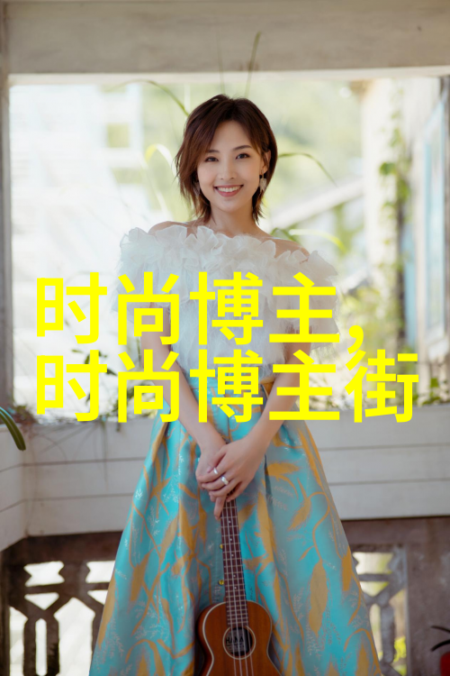 真人互舔热舞挑战两女同框共享魅力瞬间