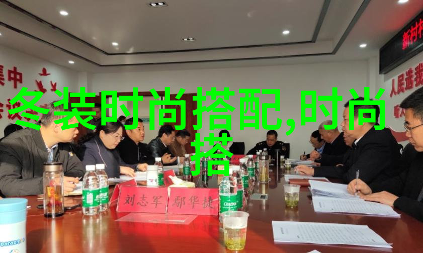 百褶裙怎么搭配 街拍达人给你示范