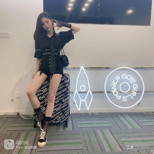 街拍搭配时尚女装_街拍时尚穿搭_时尚搭配街拍/