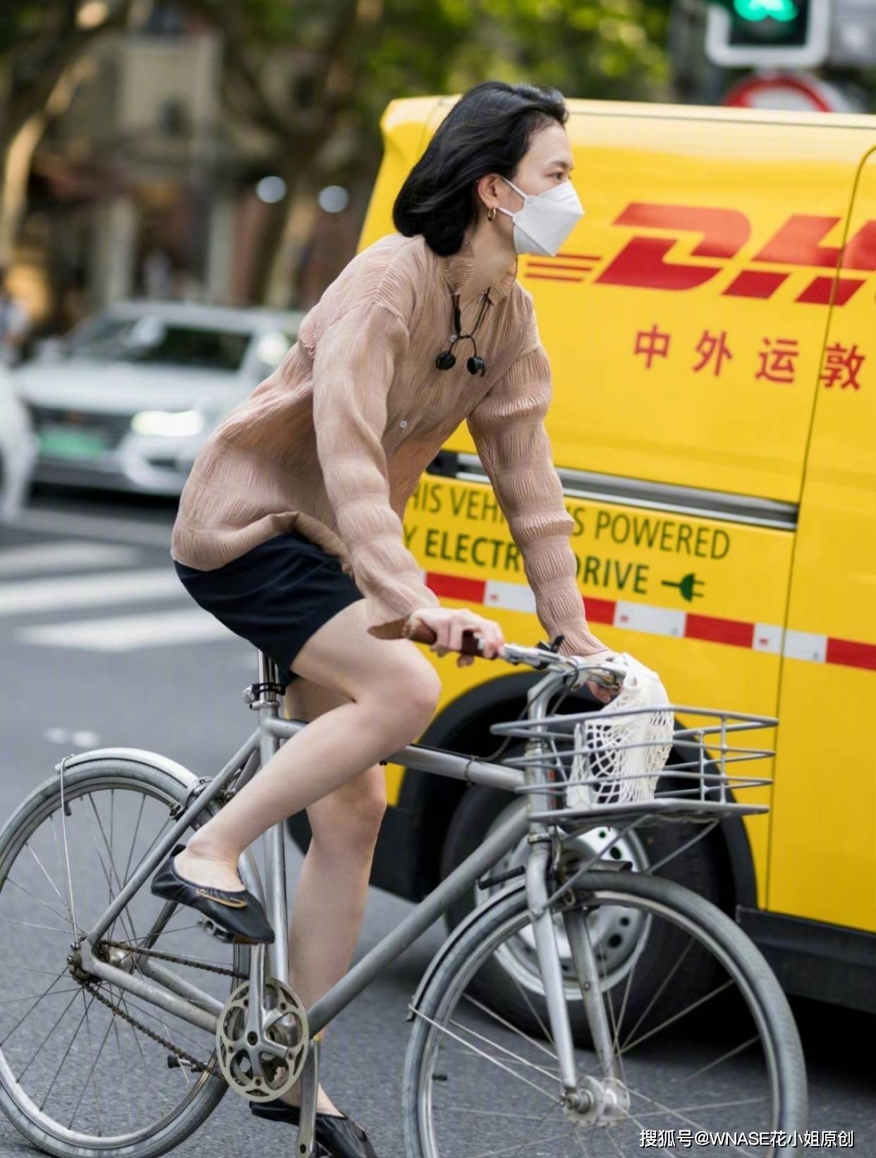 时尚博主街拍最近_穿搭博主街拍_时尚博主街拍/