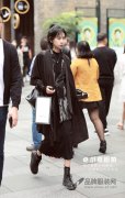 街拍达人示范你想要的美就在身边