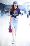 明星私服集中营夏季T恤机场街拍学会