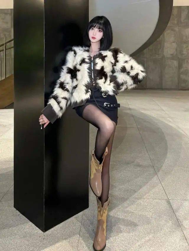 周迅街拍穿搭图片裙子_明星穿搭街拍_欧美达人街拍穿搭示范/