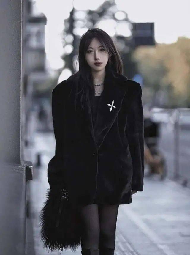 欧美达人街拍穿搭示范_明星穿搭街拍_周迅街拍穿搭图片裙子/