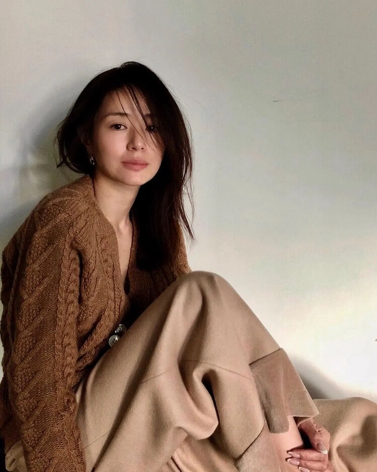 热门单职业传奇_热门单品街拍_单肩斜跨女包女星街拍/
