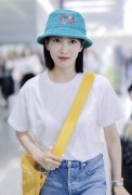 宋茜13000牛仔外套配30元小白T俏皮减龄完全看不出