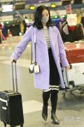 刘诗诗变空中飞人 搭配美丽温柔