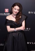 上海电影节红毯造型黑色礼服引领低