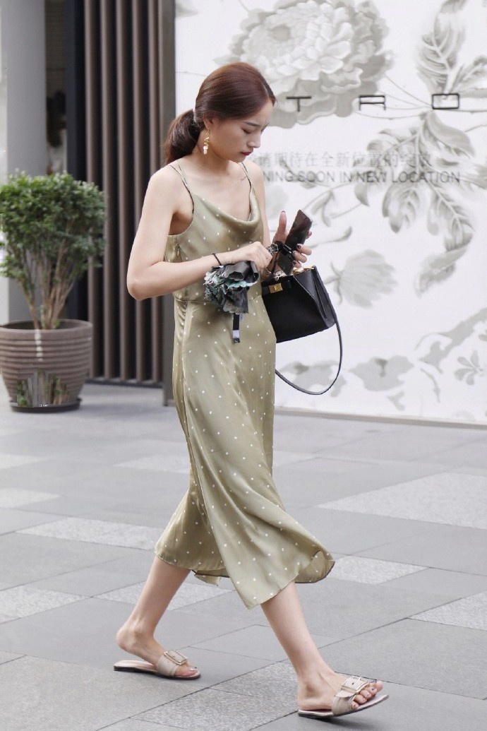 街拍时尚照片_时尚搭配街拍_街拍穿什么衣服好/