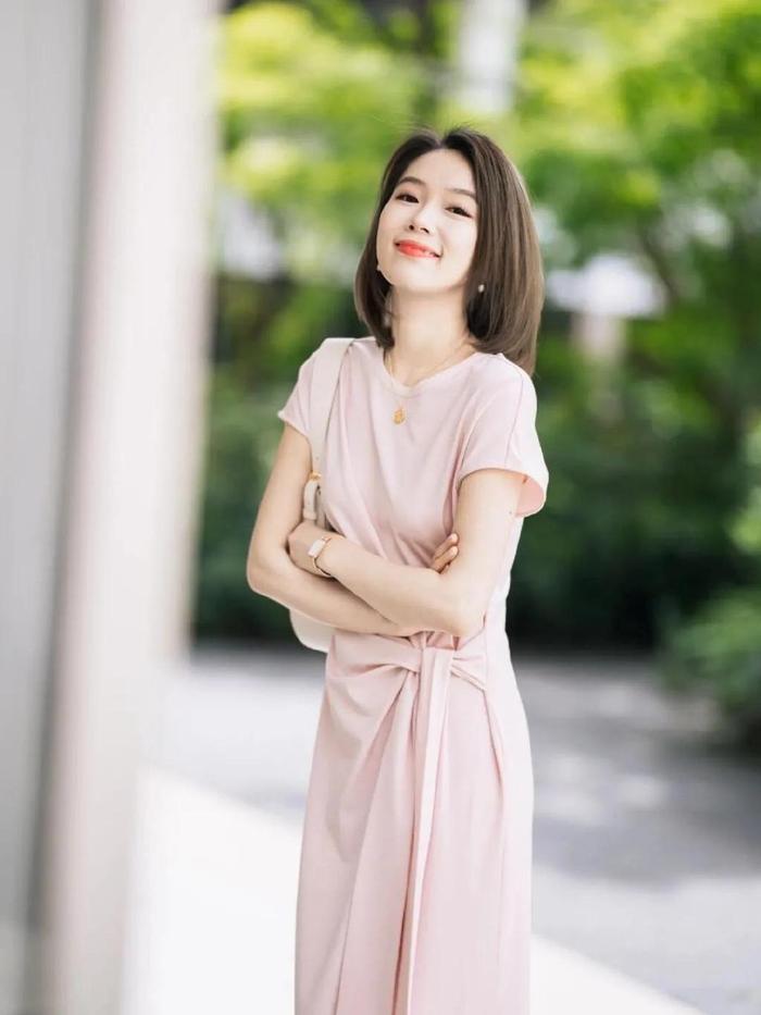 街拍搭配时尚女装_时尚搭配街拍_街拍时尚穿搭/