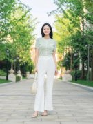 素人街拍让我惊叹不已穿衬衫和裤子