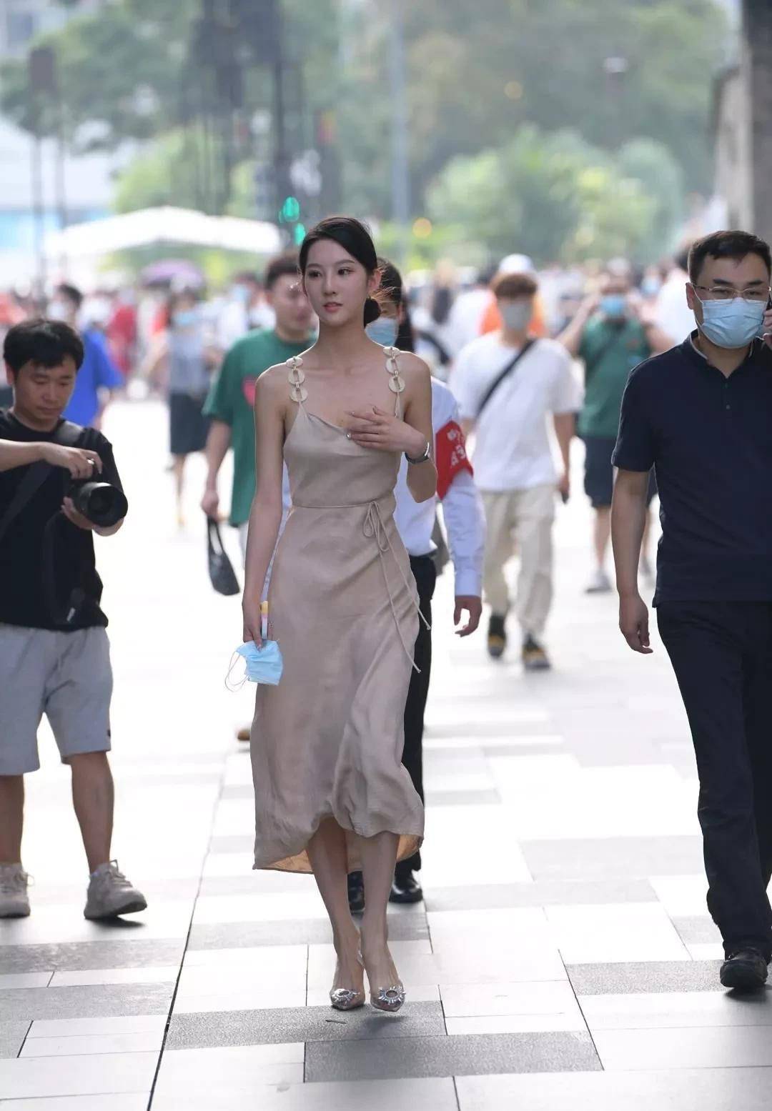 街拍时尚博主是谁_街拍时尚博主有哪些_时尚博主街拍/