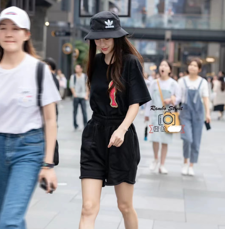 街拍明星夏季穿搭图片_街拍明星_街拍明星冬季穿搭图片/