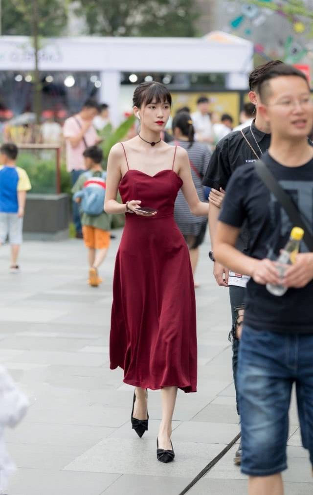 时尚搭配街拍_街拍时尚穿搭_街拍搭配时尚的衣服/