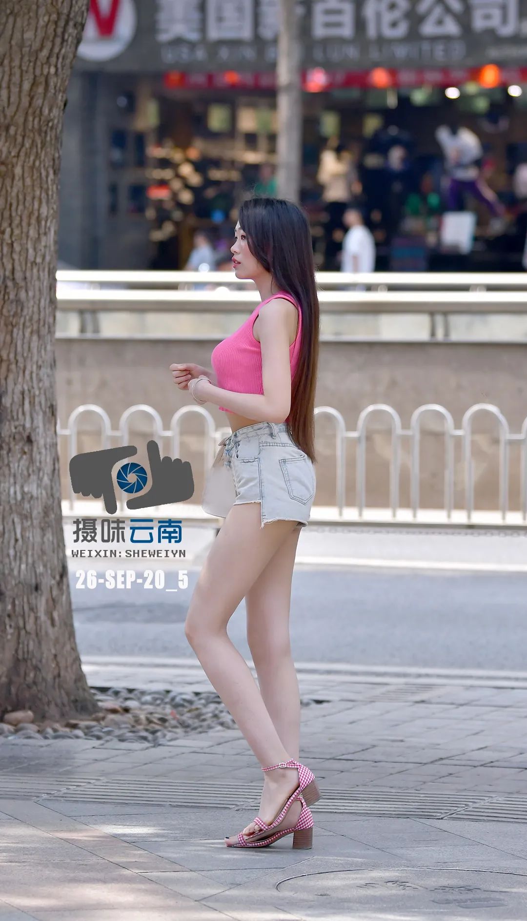 街拍搭配时尚的衣服_时尚搭配街拍_街拍搭配时尚女装/