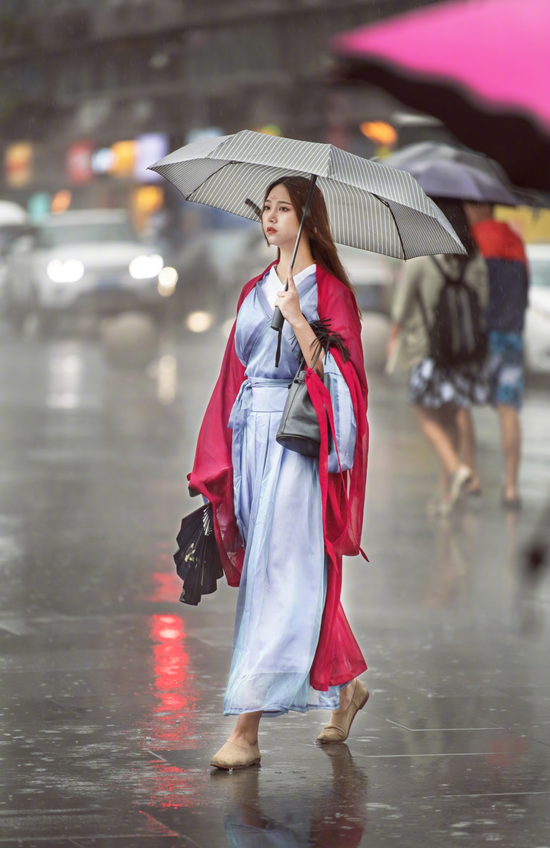 冬装时尚搭配街拍组图_最新冬装时尚搭配街拍_时尚搭配街拍/