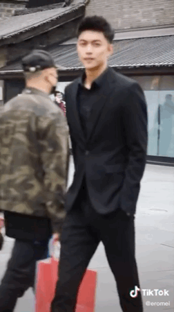 时尚搭配街拍_最新冬装时尚搭配街拍_冬装时尚搭配街拍组图/