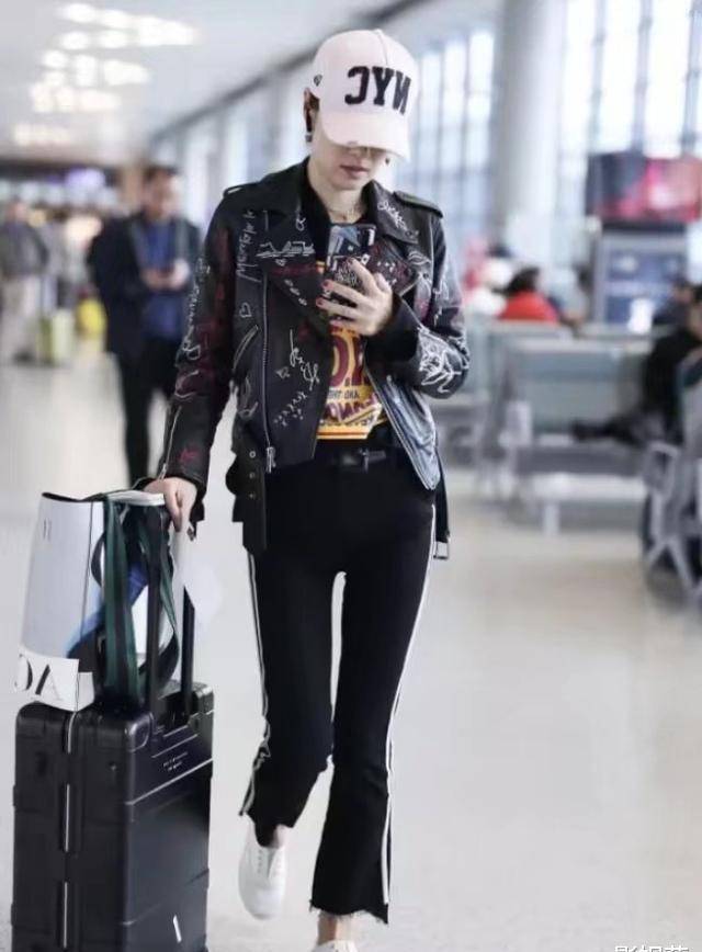 明星穿搭街拍_周迅街拍穿搭图片裙子_短裤穿搭街拍/
