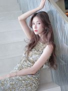 林志玲和古力娜扎同穿璀璨闪片裙美