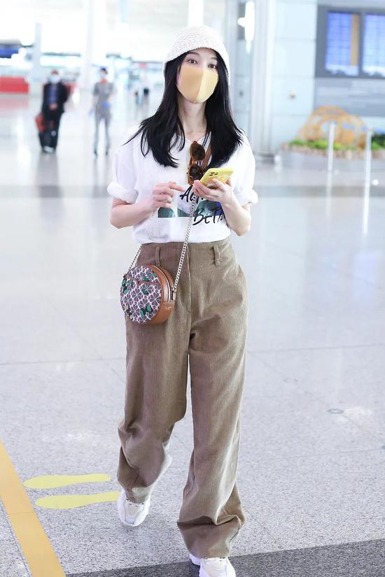 街拍明星夏季穿搭图片_街拍明星_街拍明星微博/