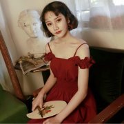 这连衣裙真是神奇肉感女生穿上瞬间