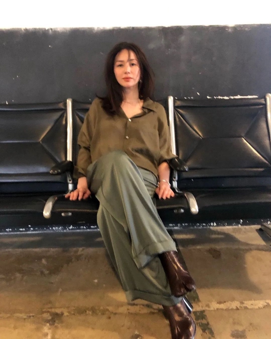 单肩斜跨女包女星街拍_热门单职业传奇_热门单品街拍/