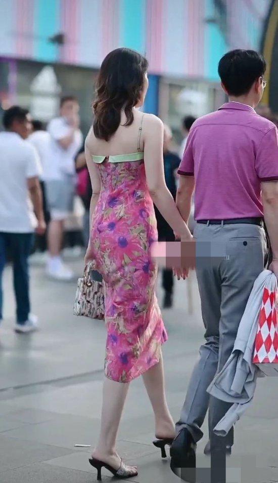 大师时尚街拍微博_时尚博主街拍_时尚海报网欧美时尚博主街拍/