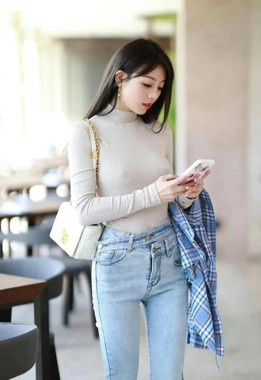 街拍搭配图_时尚搭配街拍_街拍搭配时尚的衣服/