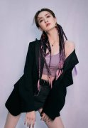 徐璐穿衣新派嘻哈风又美又飒很有街