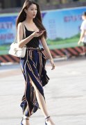 街拍： 穿着大胆的城市美女 高挑的身
