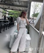 7种时尚搭配街拍让你的泡泡袖焕然一