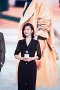 杨子姗剪掉十年长发变成摩卡波波头居然意外时