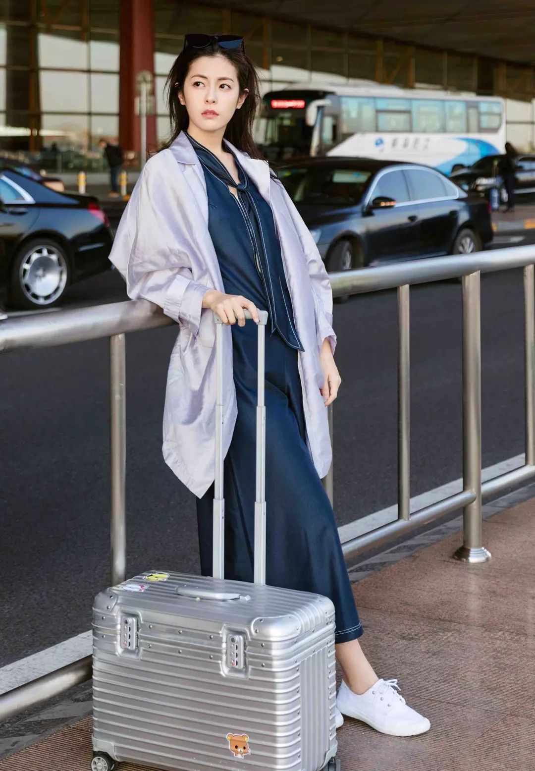 街拍美女穿搭_周迅街拍穿搭图片_明星穿搭街拍/