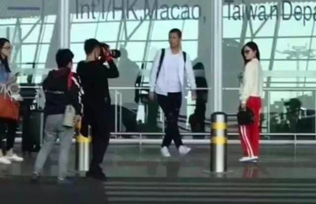 知名街拍_明星街拍网_街拍明星穿搭/