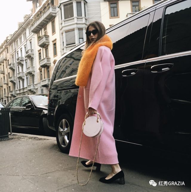 时尚博主街拍最近_穿搭博主街拍_时尚博主街拍/