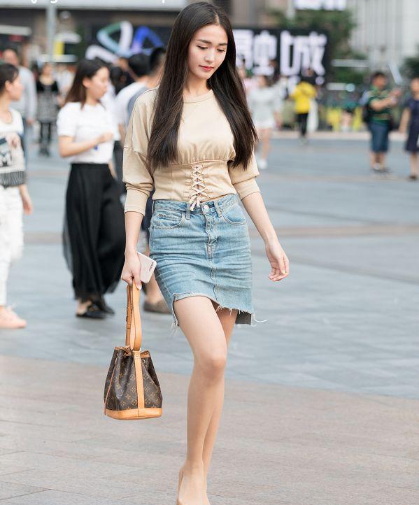 街拍时尚达人_冬季美女街拍时尚搭配_时尚搭配街拍