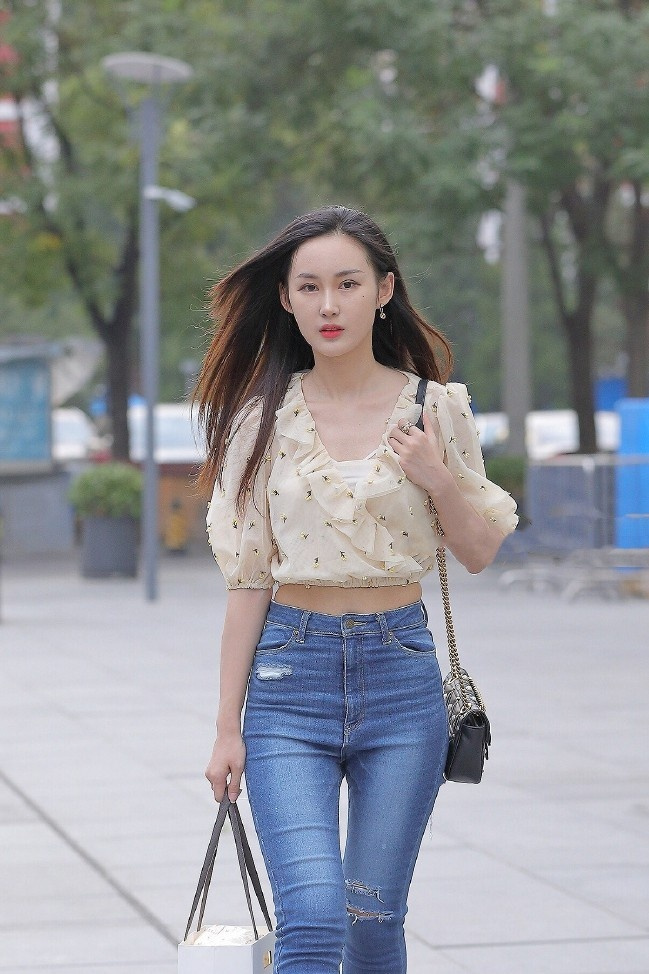 时尚搭配街拍_街拍时尚照片_街拍穿什么衣服好