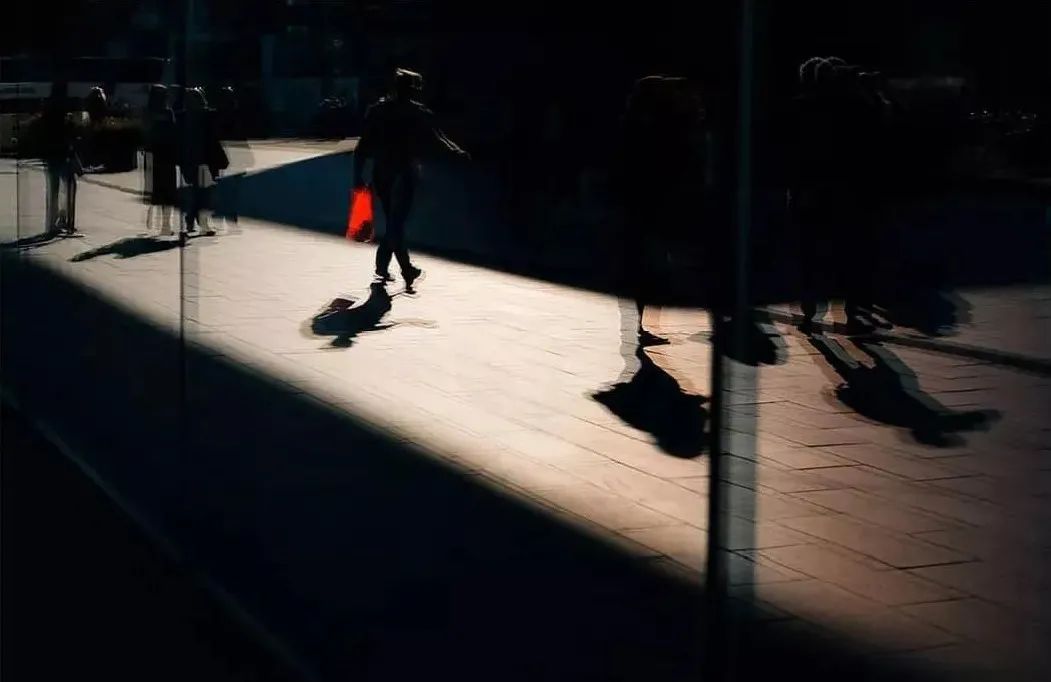 街拍城市排名_街拍城市夜景视频_城市街拍