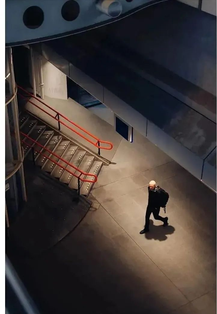街拍城市排名_街拍城市夜景视频_城市街拍