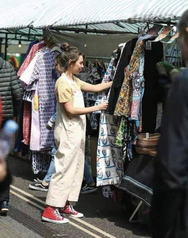 时尚搭配街拍_街拍搭配图_街拍时尚穿搭