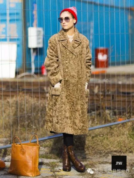 街拍搭配时尚的衣服_街拍搭配图_时尚搭配街拍