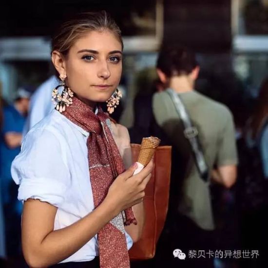 街拍搭配时尚的衣服_街拍搭配图_时尚搭配街拍