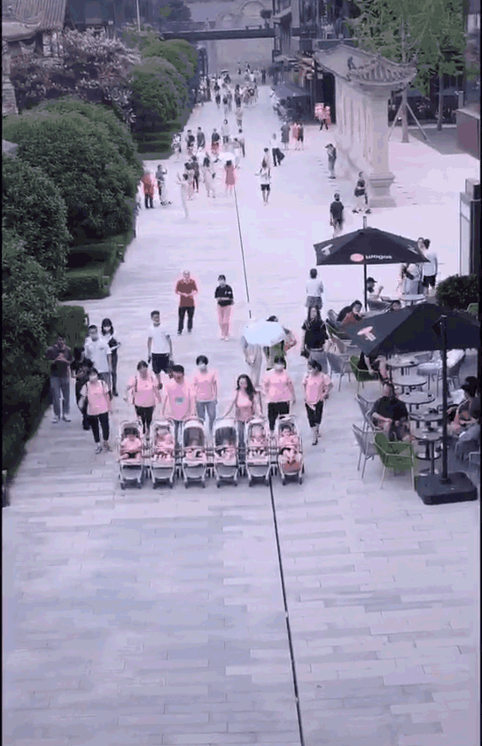 时尚博主街拍最近_街拍时尚博主是谁_时尚博主街拍