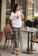 女士工装裤搭配鞋子妙招 优雅轻熟