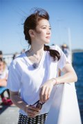 一件白T恤都能穿这么美袁咏仪实力碾压小花们有