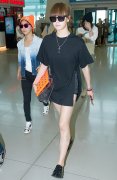FX组合机场街拍 帅气宋茜领衔