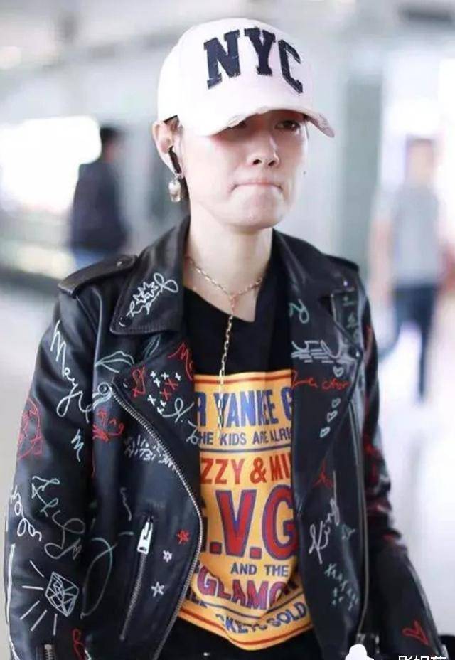周迅街拍穿搭图片裙子_短裤穿搭街拍_明星穿搭街拍