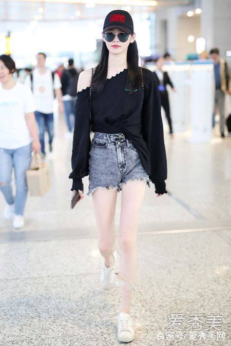 明星穿搭街拍_明星时尚街拍_街拍明星穿百褶裙搭配图片