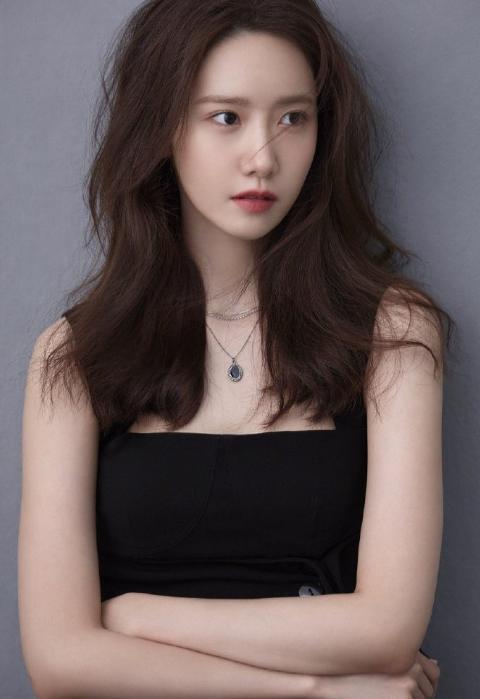 明星穿搭街拍_明星街拍穿搭造型示范_成都美女穿搭街拍