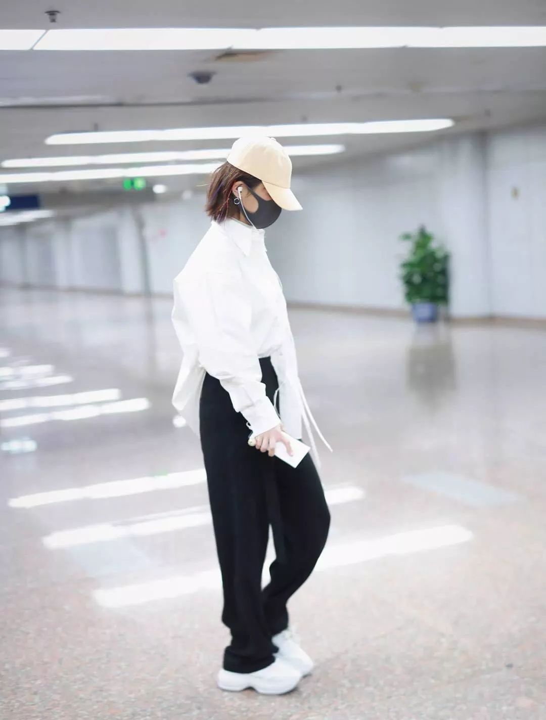 街拍美女穿搭_明星穿搭街拍_周迅街拍穿搭图片